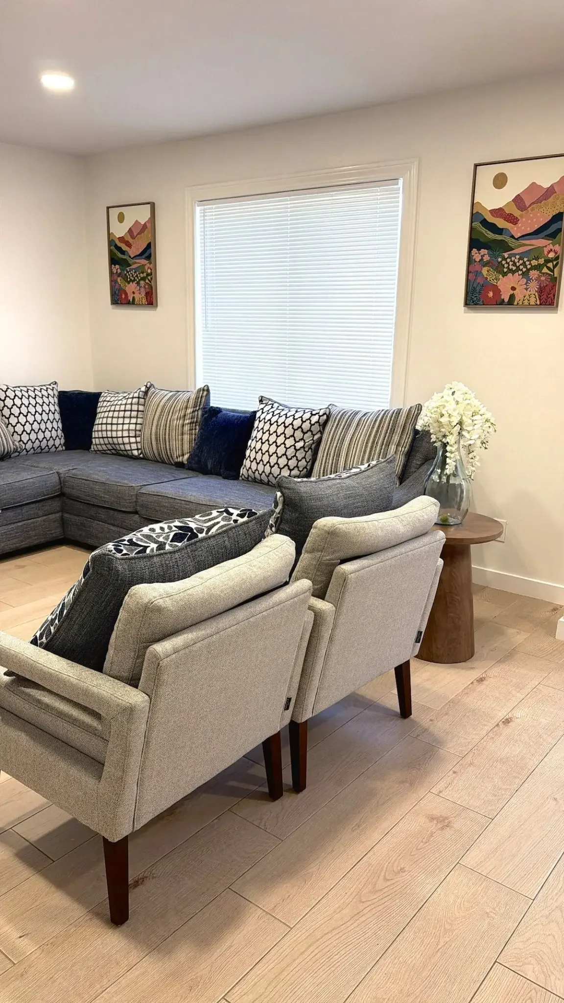 Palmas Pad living room with furnished sofas and a coffee table