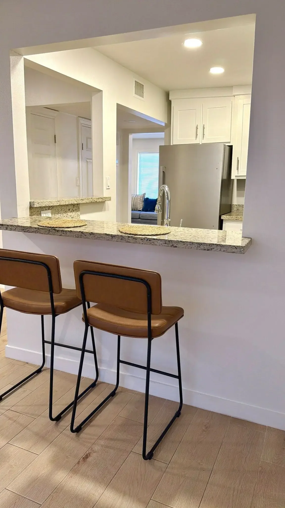 Palmas Pad kitchen counter and bar seating